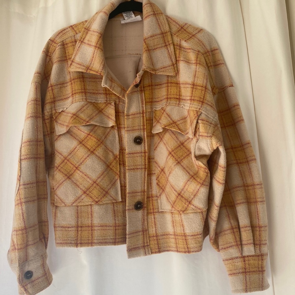Thick and soft flannel short shirt size M